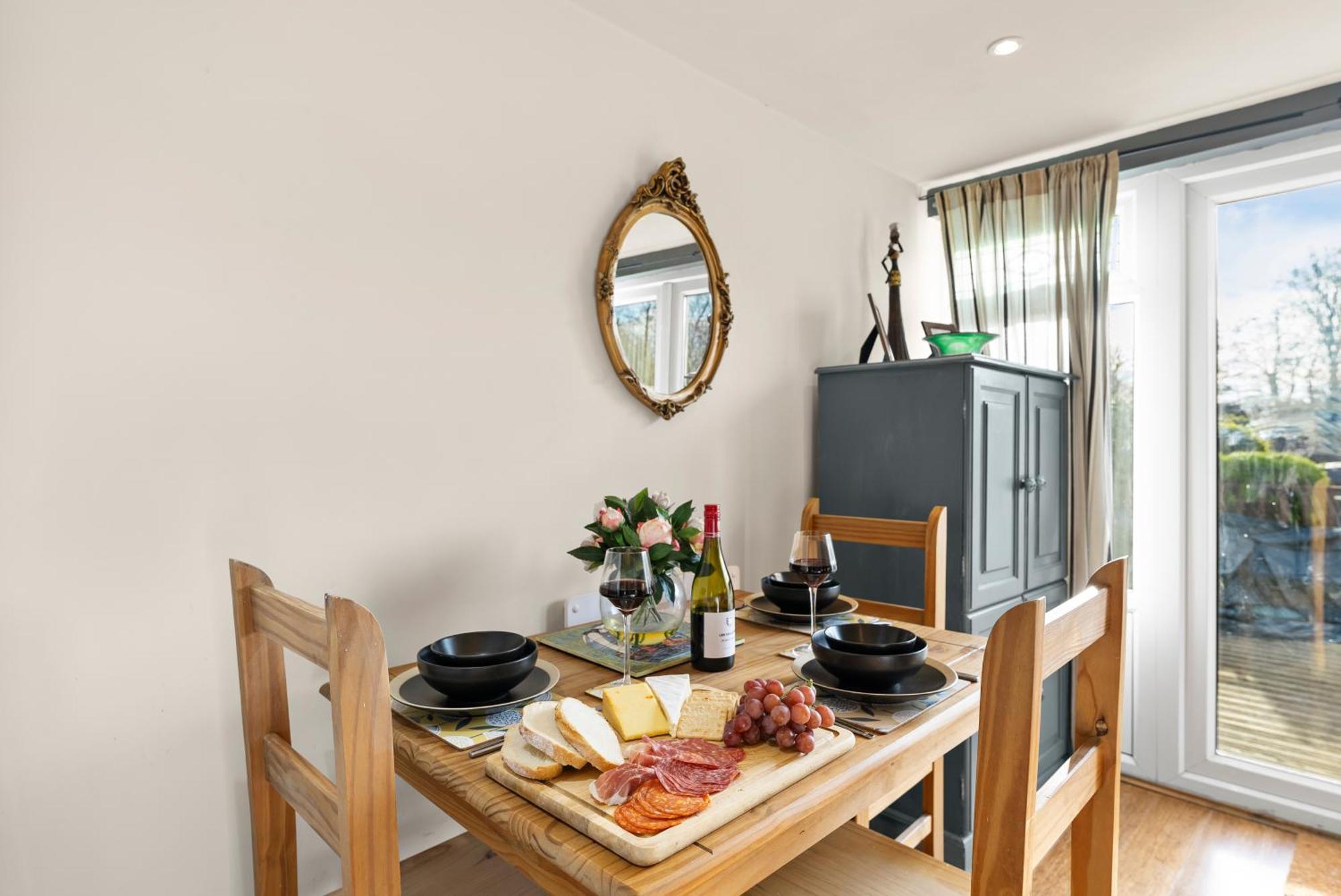 139 I Abbey House I Characterful & Peaceful 1Br House W Garden, Rooftop Balcony, Fully Equipped Kitchen And Dedicated Workspace Bury St. Edmunds Exterior photo